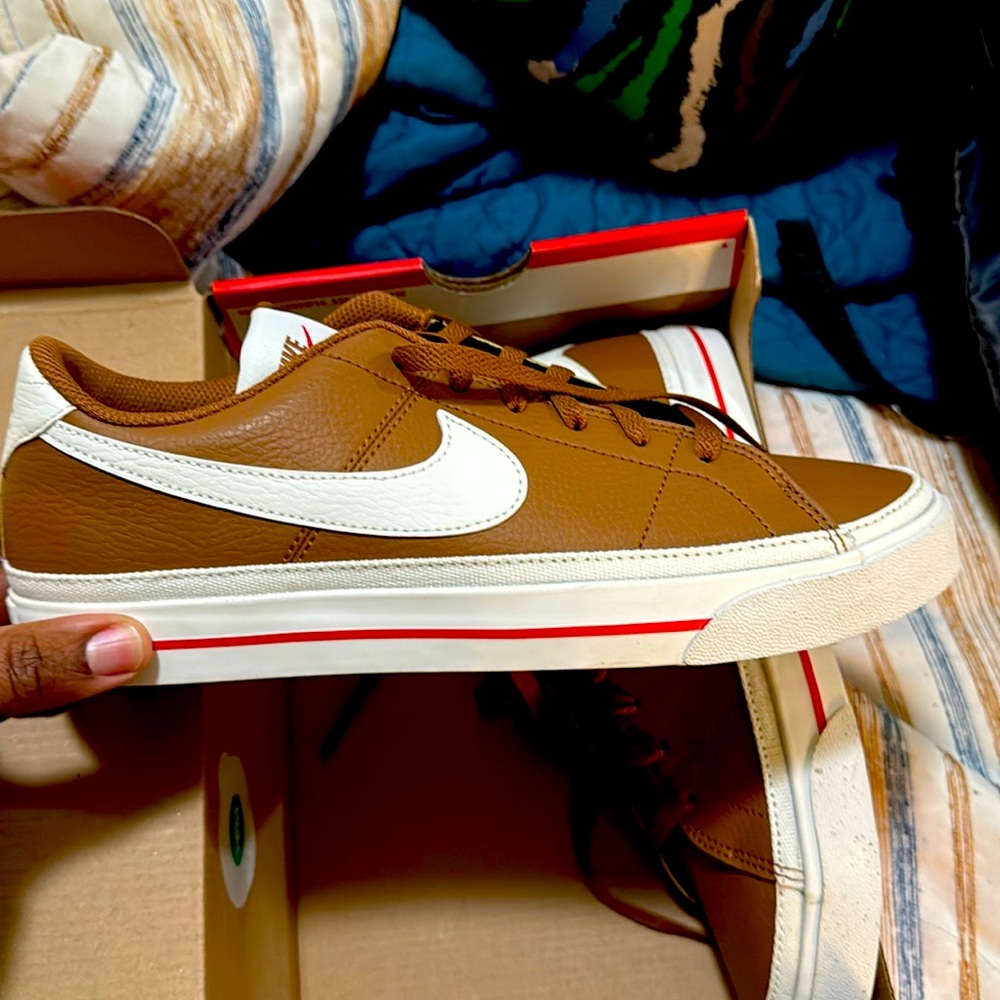 NWT Nike court legacy NN light British tan/red fire/tan